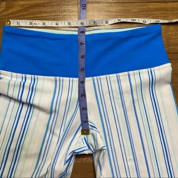 Lululemon Wunder Under Crop Candy White Stripe Size 4 - Picture 5 of 9